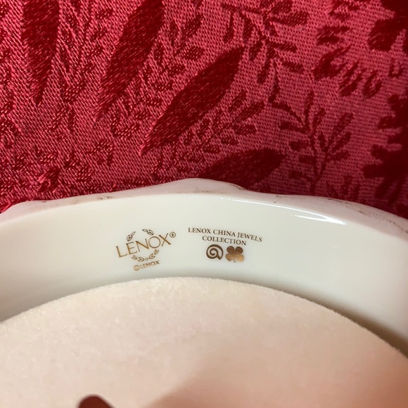 Lenox “China Jewels Musicals Collection” Santa with Train and gifts music box - Picture 9 of 11